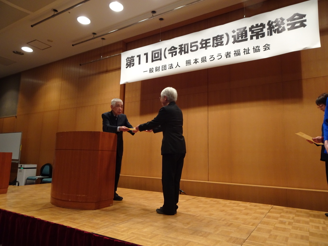 県ろう協主催の手話通訳者認定試験合格の山田京子さん（八代）