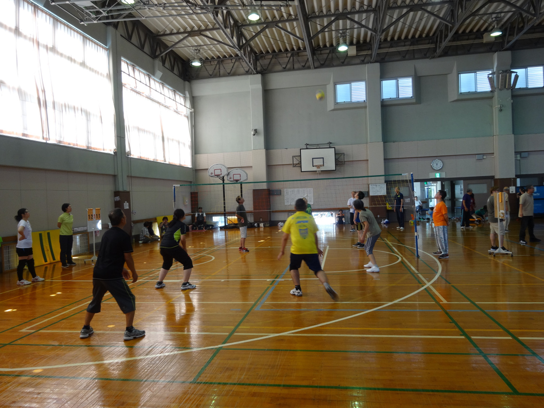 白熱したソフトバレーボール大会