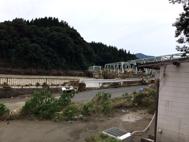 球磨川氾濫越水水害の様子(令和2年7月8日撮影)